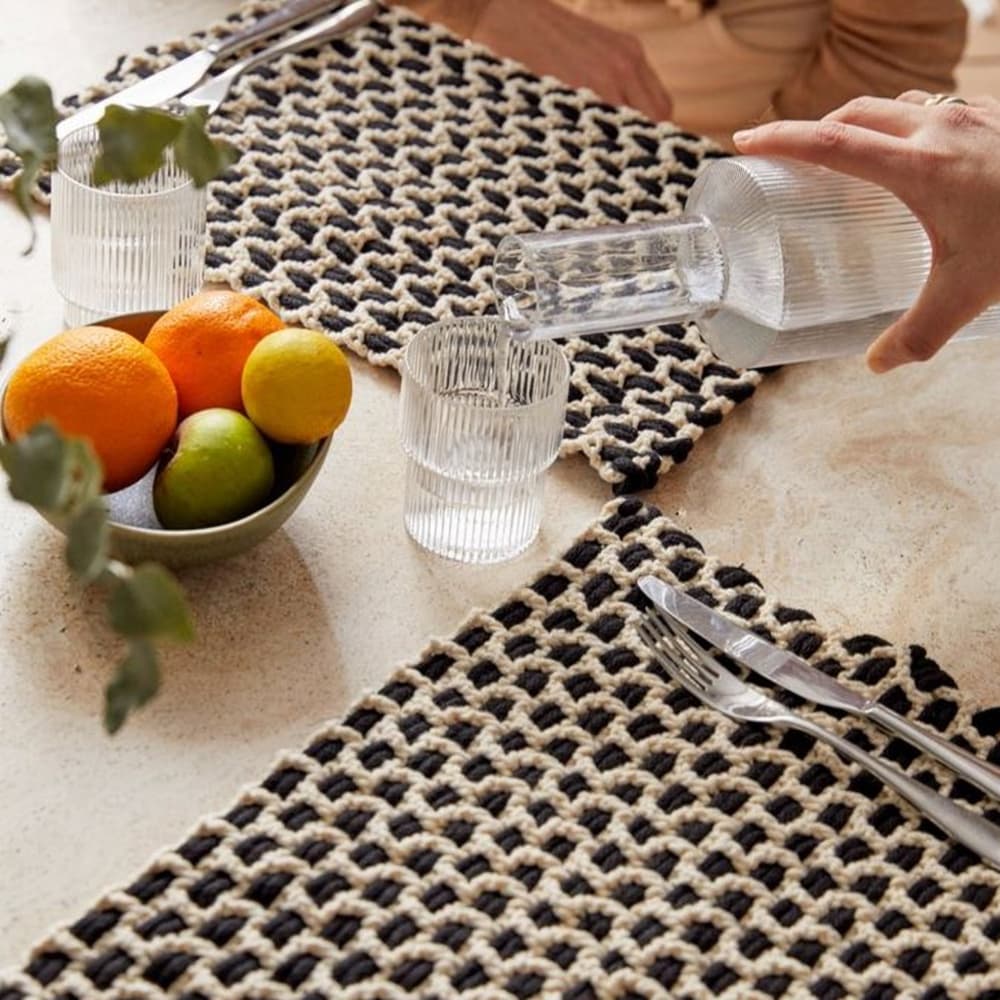 Les deux sets de table